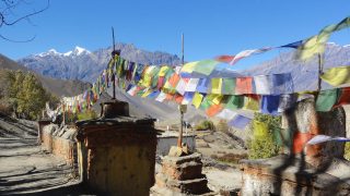 Nepal – Wehende Gebetsfahnen